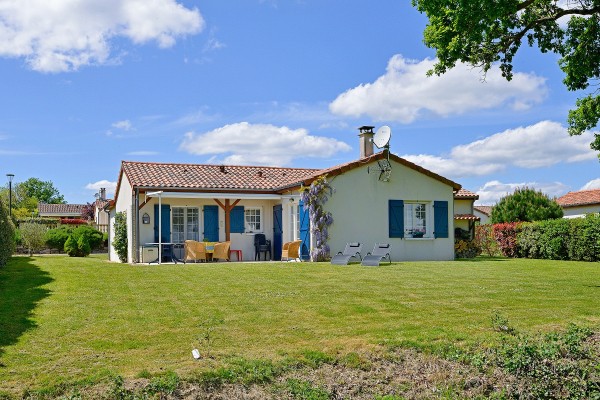 Forges 1 villapark Frankrijk Poitou Charentes golfbaan Bluegreen luxe vakantiehuis.jpg