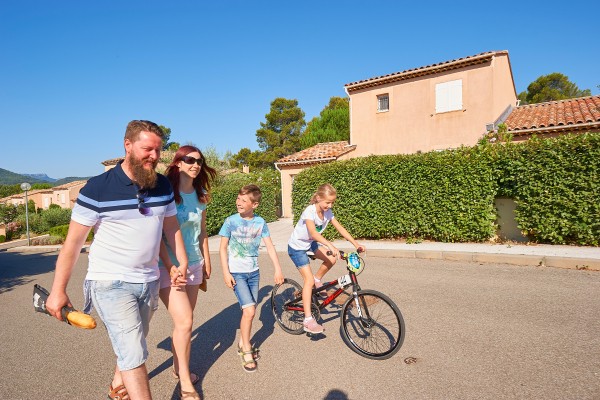 Jardin du Golf Park 14a Villa resort Provence Frankrijk Middellandse zee kust Nans les Pins.jpg