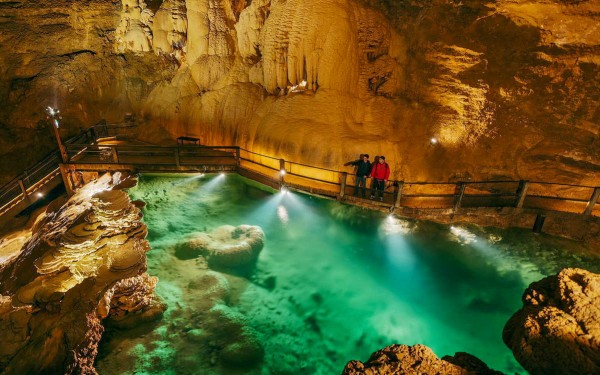 Grot 3 Frankrijk Dordogne Lot vakantiehuis Padirac stalagmiet stalagtiet.jpg