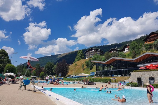 Watersport 6 Portes du Soleil vakantie Frankrijk zwembad thermen chatel Avoriaz Morzine kinderen.jpg