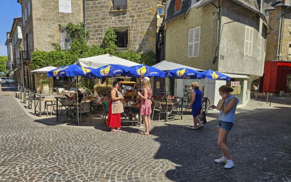 Brive la Gaillarde 9  bistro tijdens vakantie in Frankrijk.jpg