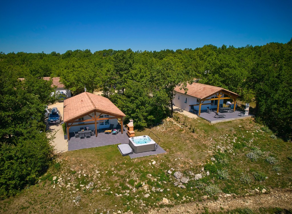 Vakantiepark 16 Village des Cigales Mauroux Frankrijk Dordogne Lot luxe vakantiehuis zwembad restaur