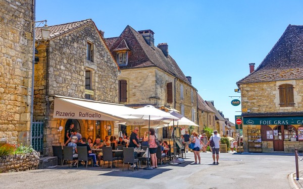 Domme 26S bastide Dordogne Frankrijk train vakantie uitzicht toerisme.jpg