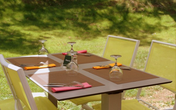 Restaurant JDG6 Jardin du Golf Middellandse zee chateau Frankrijk vakantiepark zwembad.jpg