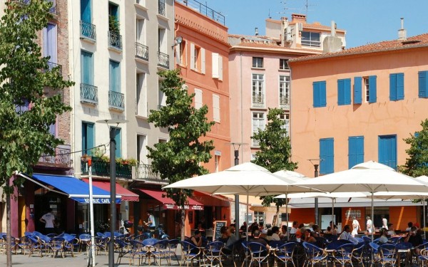 Perpignan 5 Frankrijk Roussillon vakantie occitanie middellandse zee Place republique.jpg