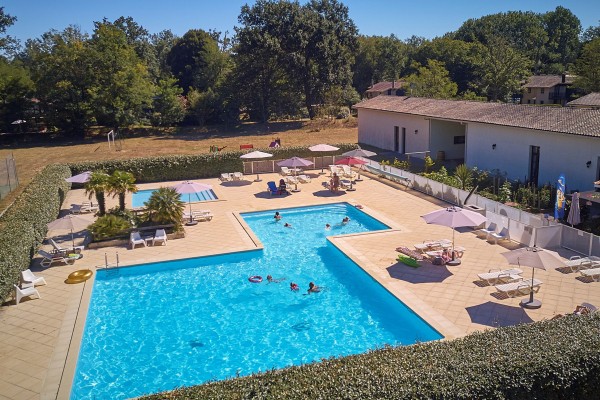 Vakantiepark 9 Chateau de Salles Frankrijk luxe villa Atlantische kust Gironde Arcachon zwembad zee