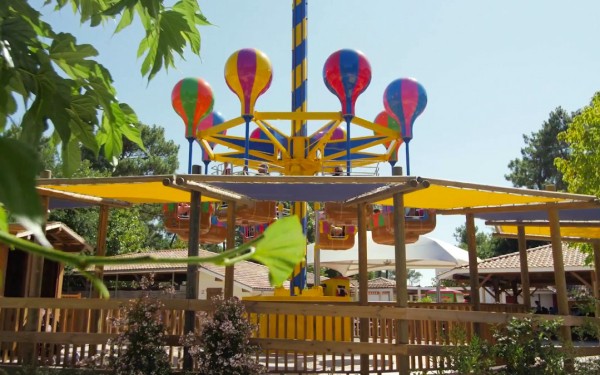 Coccinelle 12 kidparc animatie Frankrijk vakantiepark chateau de salles luxe villa kinderen.jpg