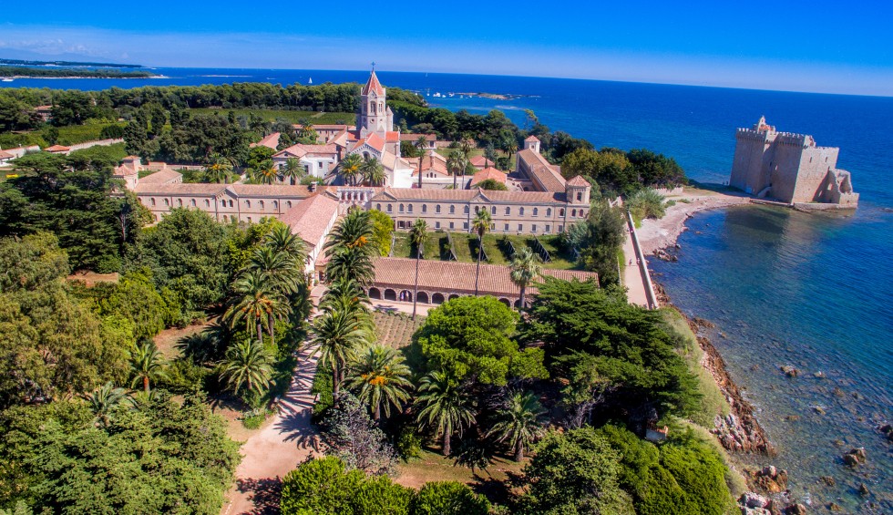 Abdij Provence 4  Abbaye Saint  Honorat vakantie Frankrijk gezin luxe villa.jpg