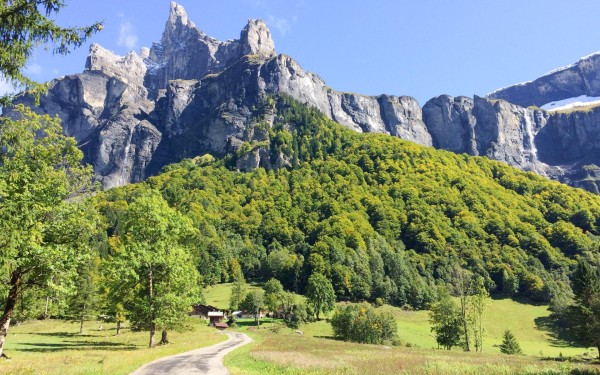 Sixt fer a cheval 4 cascade rouget haute savoie cirque sixt passy natuur vakantie abondance luxe.jpg